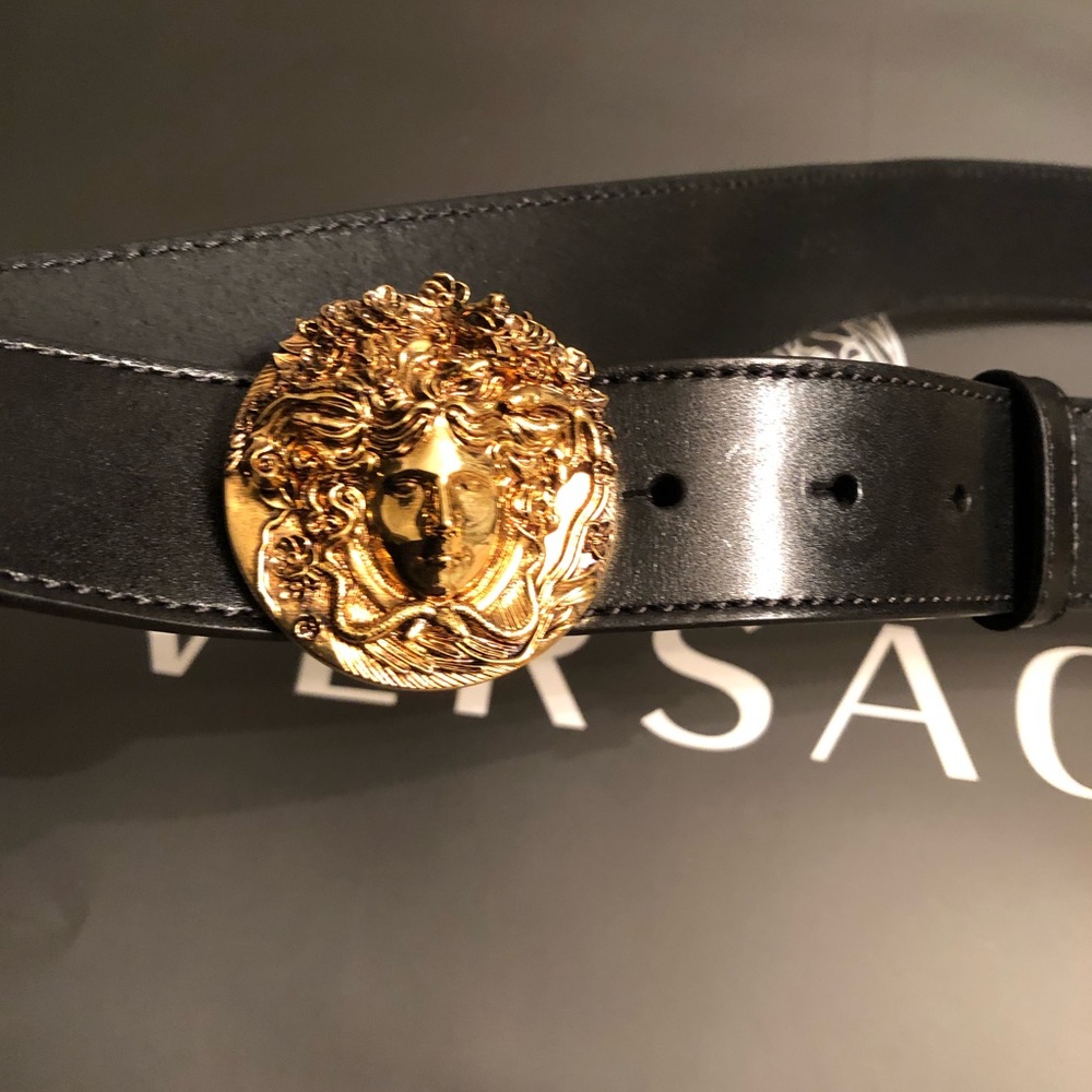 VERSACE